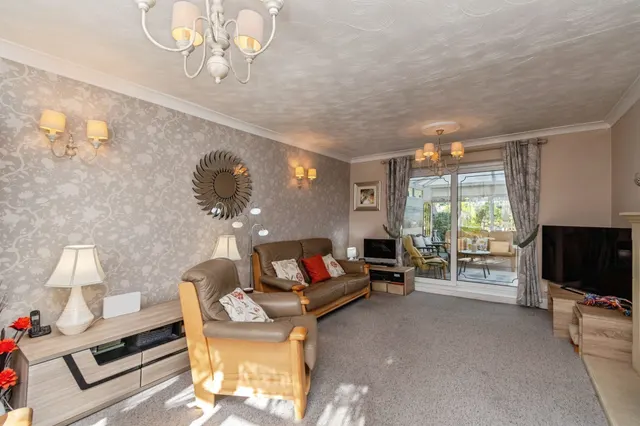 Woden Road South, Wednesbury, WS10, photo 2