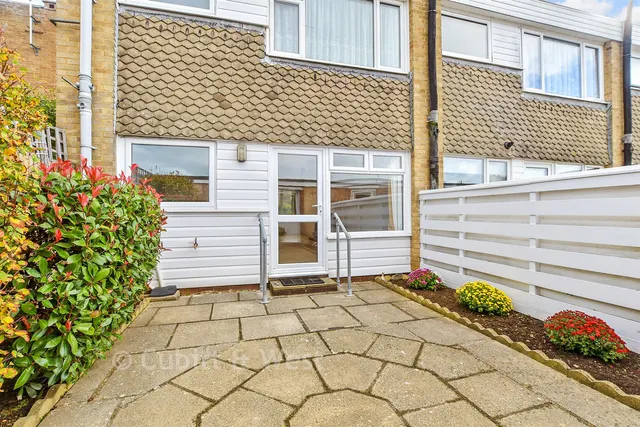 Arundel Garden, Rustington, BN16, photo 2