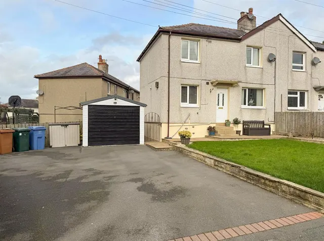 Burnside Crescent, Skipton, BD23 2BT, photo 1