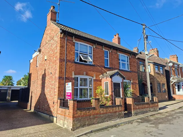 Millers Close, Finedon, NN9, photo 1