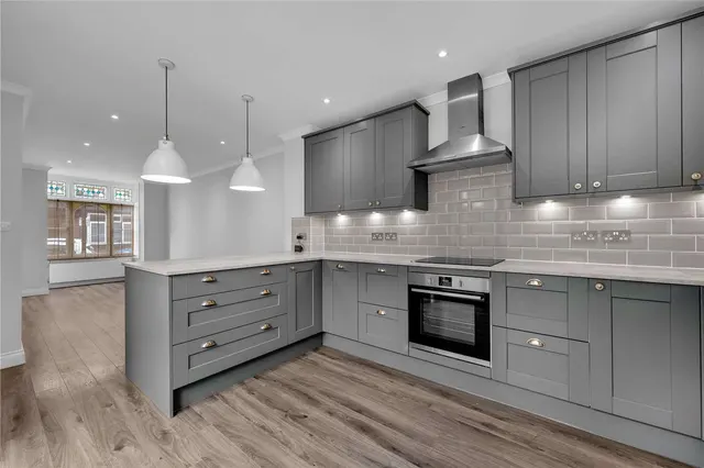 College Road, Guildford, GU1, photo 2