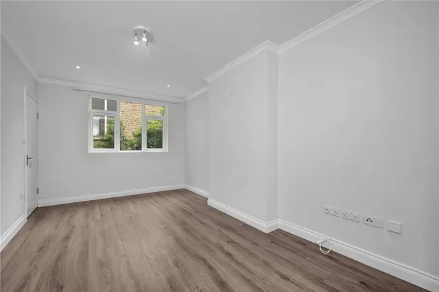 College Road, Guildford, GU1, photo 3