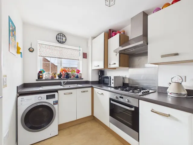 Medora Close, Market Harborough, LE16, photo 3