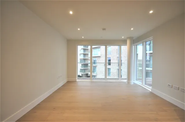 Kidbrooke Park Road, Kidbrooke Village, London, SE3 9FY, photo 1