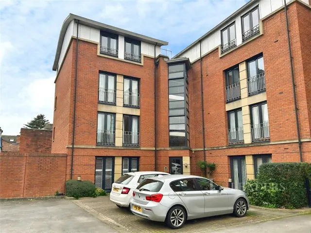 St. Marys Street, Worcester, WR1, photo 1