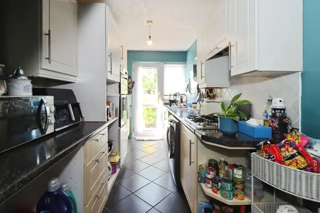 Photo 2 — Windsor Drive, Yate, Bristol, Gloucestershire, BS37