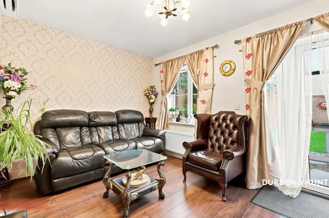 Reservoir Way, Hainault, IG6, photo 2