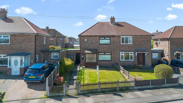 Riding Lane, Ashton-In-Makerfield, Wigan, Wigan, WN4 8TW, photo 1