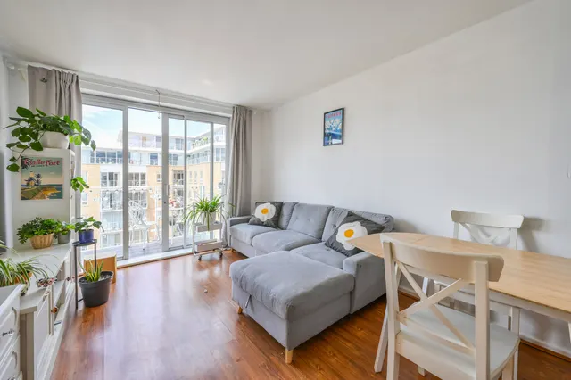 Photo 2 — Flat 43 Adriatic Building, 51 Narrow Street, London