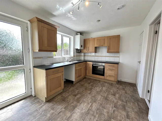 Castlehaven Close, Chippenham, SN15, photo 2
