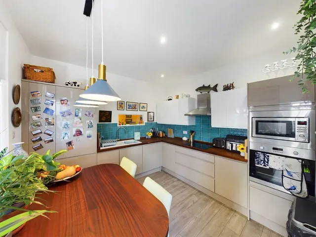 Dorset House, 1 Marine Parade, North Somerset, BS21, photo 1