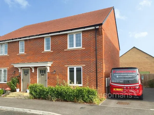 Martingale Grove, Arborfield Green, RG2, photo 1