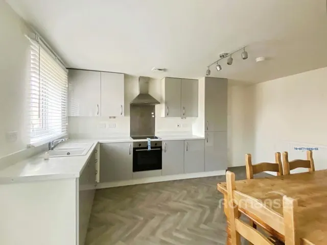 Martingale Grove, Arborfield Green, RG2, photo 2