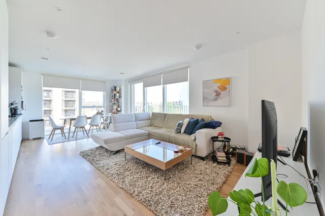 Photo 2 — Flat 24, Meranti Apartments, LONDON