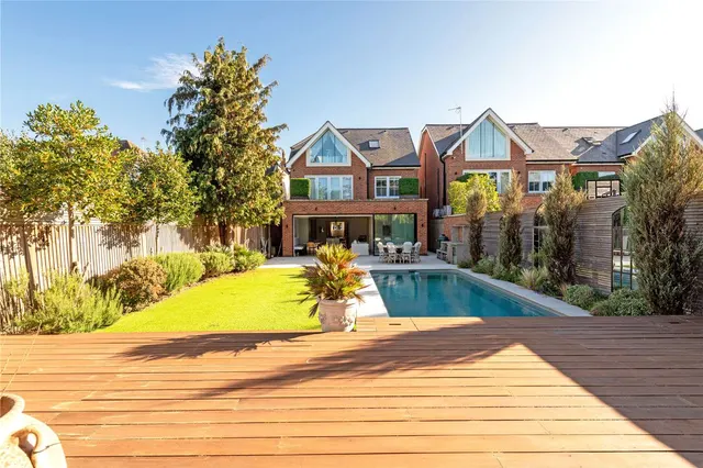 West Hill Road, London, SW18 1LL, photo 1
