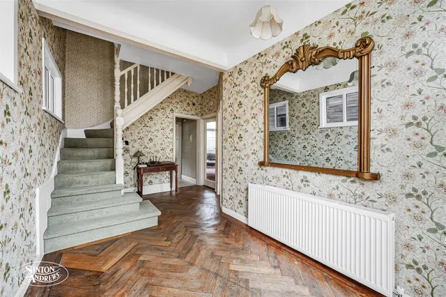 Lavington Road, London, photo 2