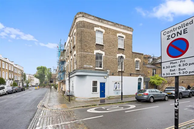 Photo 2 — Grafton Road Kentish Town, London NW5 3DX