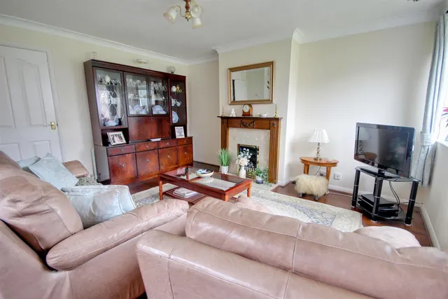 Photo 3 — Laughton Road, Beverley