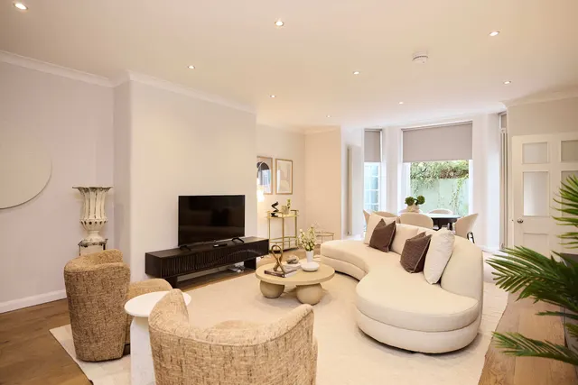 2 bedroom flat, Belsize Park Gardens, NW3