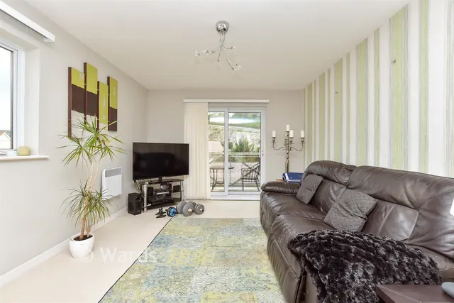 Poynder Drive, Snodland, ME6, photo 3