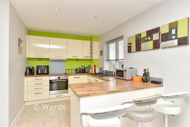 Poynder Drive, Snodland, ME6, photo 2