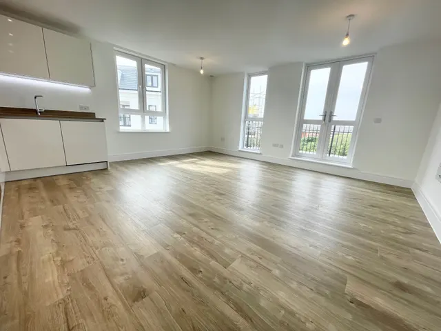 West Cliff Road, Bournemouth, photo 1