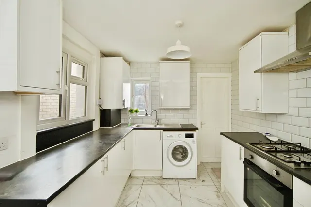 Somerset Road, London, N18, photo 3