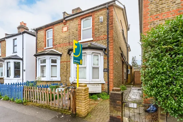 Studio 2 , 1 Clarence Villas, Hawks Road, Kingston upon Thames, photo 1