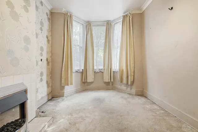 Photo 2 — Gainsborough Avenue, London, E12