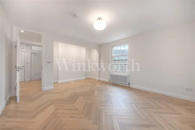 Finchley Road, London, NW11, photo 3