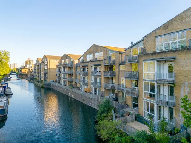 Printers Mews, London, E3, photo 1