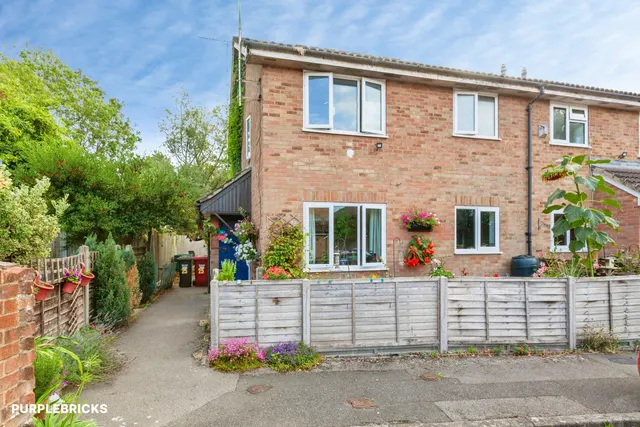 Meadowbrook Close, Slough, SL3, photo 2