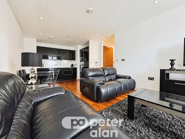 Hayes Apartments Cardiff, CF10, photo 3