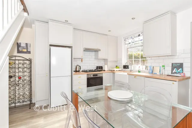 Queens Road, East Grinstead, RH19, photo 3