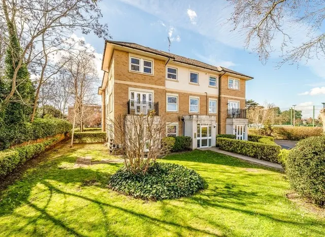 Meadowbank Close, Isleworth, TW7, photo 1