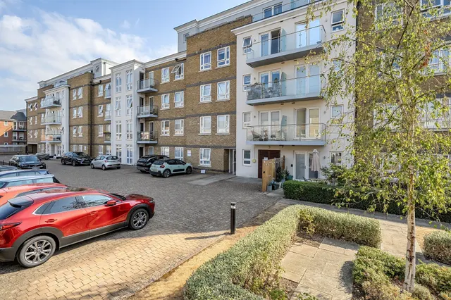 Heron Way, Maidenhead, photo 1
