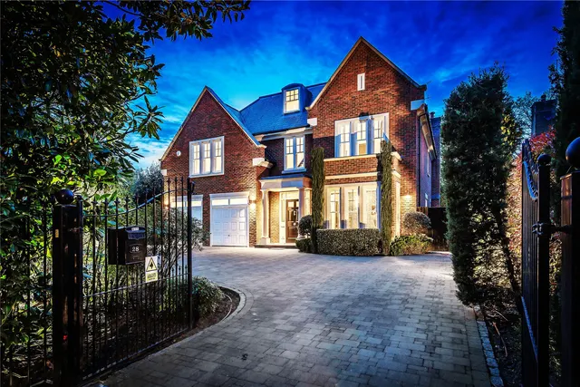 Adelaide Road, Walton-on-Thames, KT12, photo 1