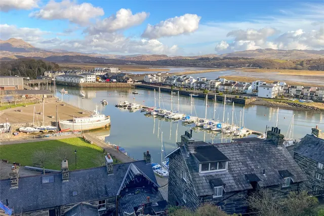 Roche Terrace, Porthmadog, LL49, photo 3