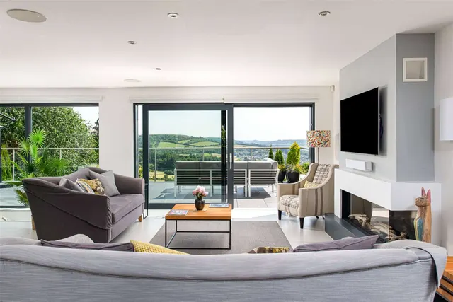 Photo 3 — Richmond Road, Bath, BA1 5TU