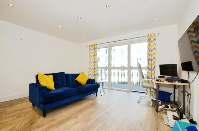 Lyon Road, Harrow, HA1, photo 1