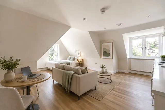 Guildford Road, Woking, GU22, photo 2