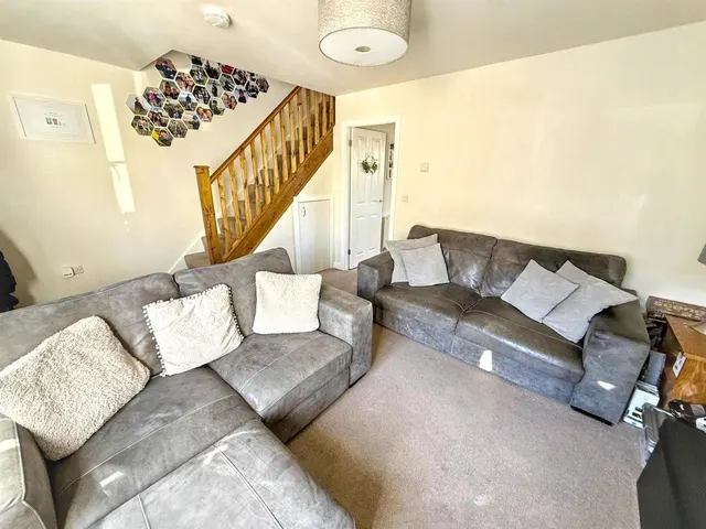 Photo 3 — High Dale Rise, Silsden, BD20 0NZ