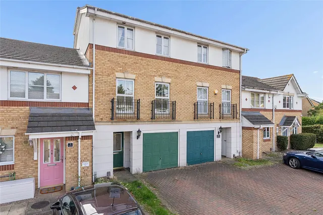 Bancroft Chase, Hornchurch, RM12, photo 1