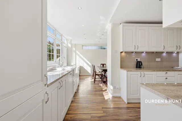 Lancaster Avenue, South Woodford, E18, photo 2