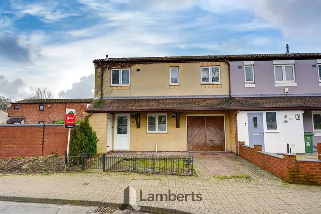 37 Doverdale Close, Redditch, photo 1
