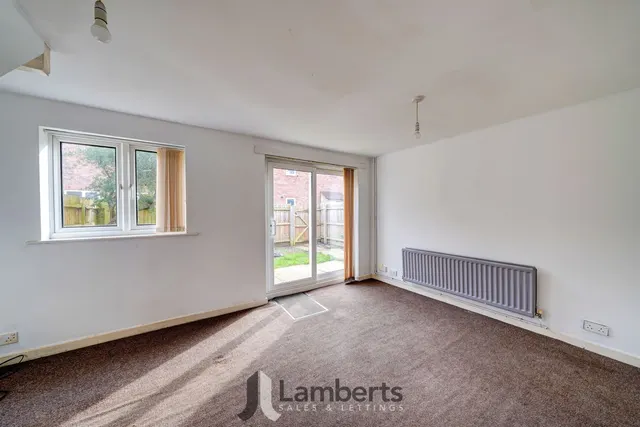 Photo 2 — 37 Doverdale Close, Redditch