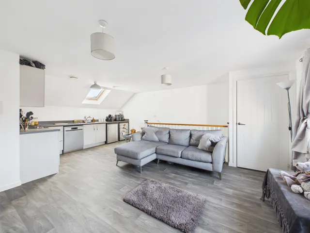 Harrier Way, Hardwicke, GL2, photo 2