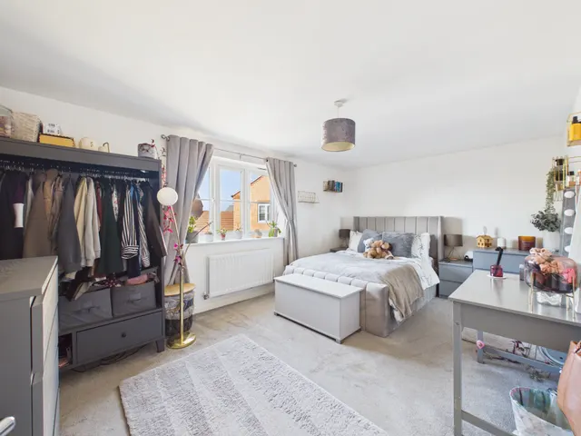 Harrier Way, Hardwicke, GL2, photo 3