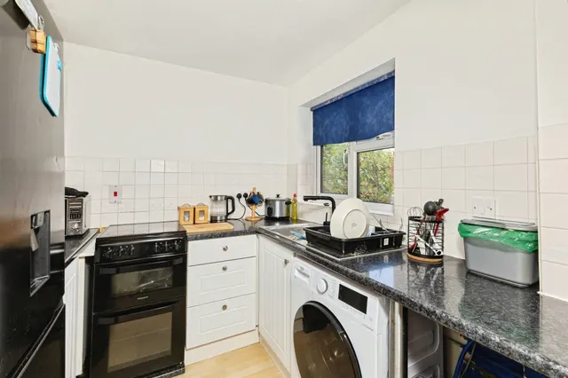 Photo 3 — Hilmanton, Lower Earley, READING