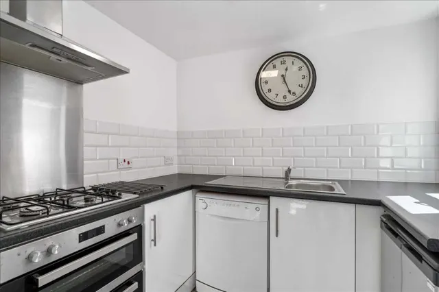 Chedworth Street, Plymouth, PL4, photo 2